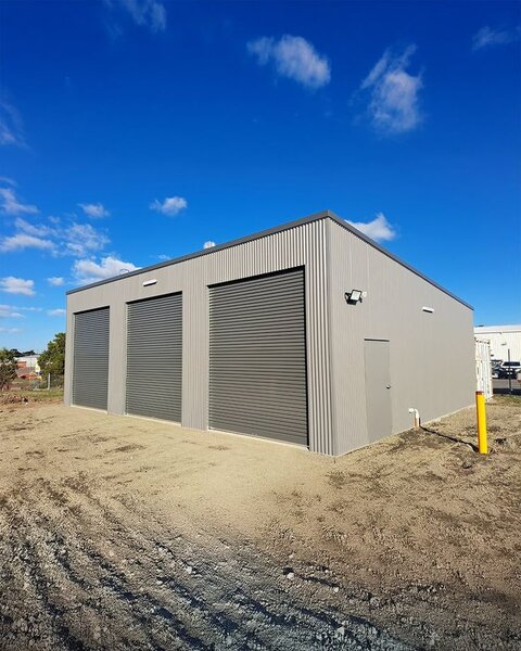 Facem garaje din panou sandwich